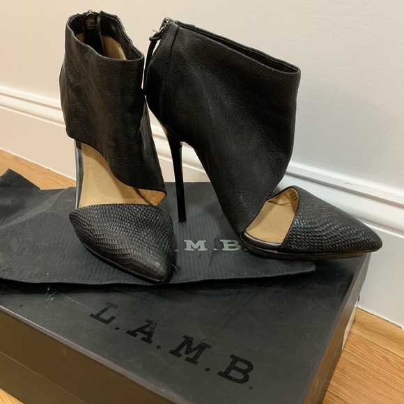 L.A.M.B. Black Theo Cutout Pumps Size 7/7.5 - Picture 1 of 8